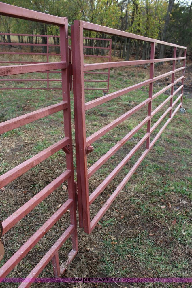 image for item L2436 Portable wheel corral