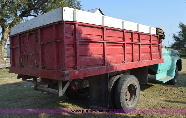 image for item L5843 1961 Chevrolet S60 grain truck