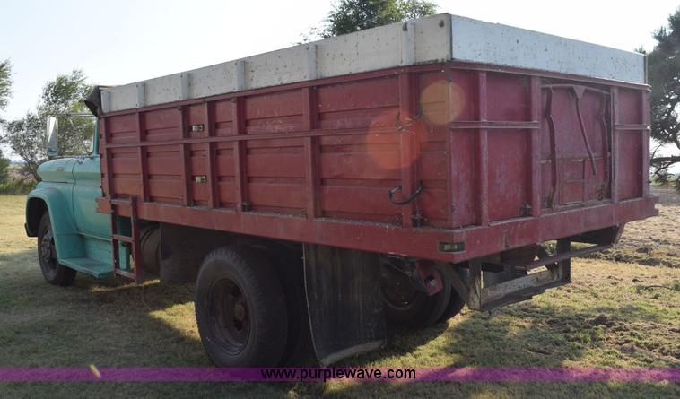 image for item L5843 1961 Chevrolet S60 grain truck