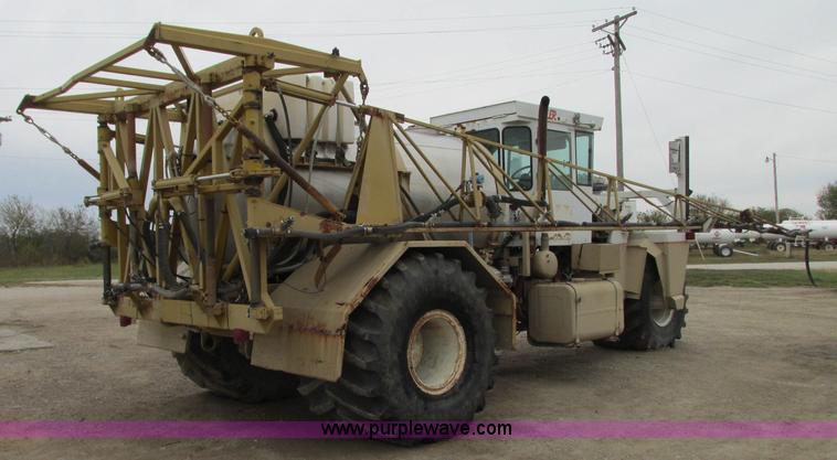 image for item R9459 1995 Tyler 3275 self-propelled sprayer