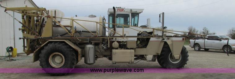 image for item R9459 1995 Tyler 3275 self-propelled sprayer