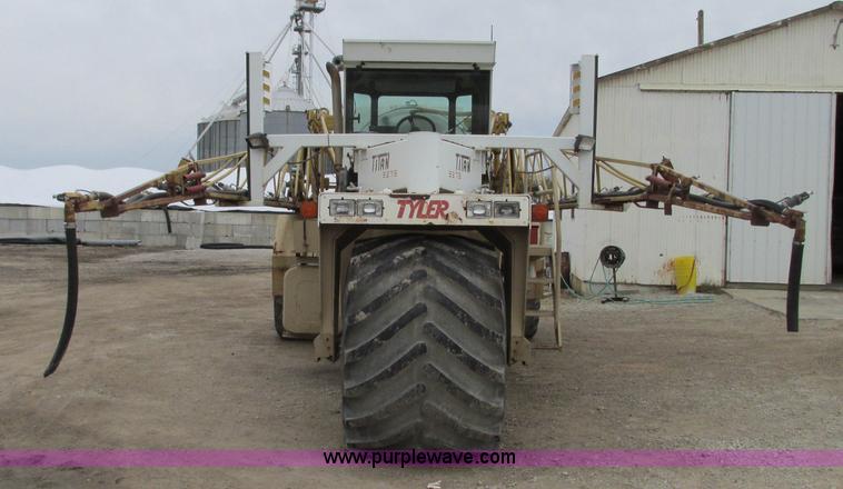 image for item R9459 1995 Tyler 3275 self-propelled sprayer