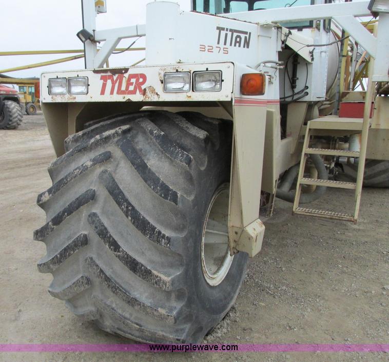 image for item R9459 1995 Tyler 3275 self-propelled sprayer