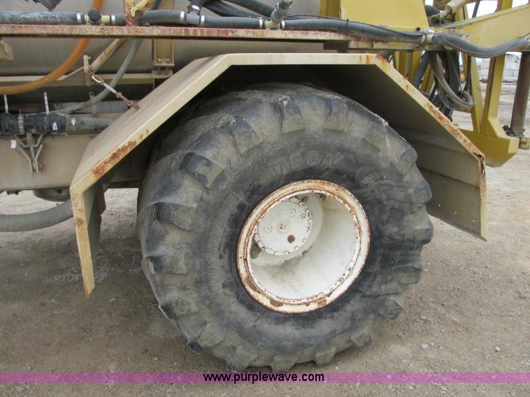 image for item R9459 1995 Tyler 3275 self-propelled sprayer