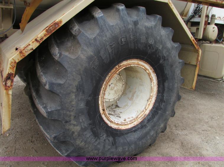 image for item R9459 1995 Tyler 3275 self-propelled sprayer