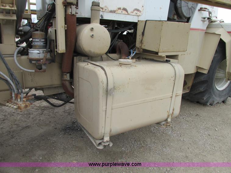 image for item R9459 1995 Tyler 3275 self-propelled sprayer