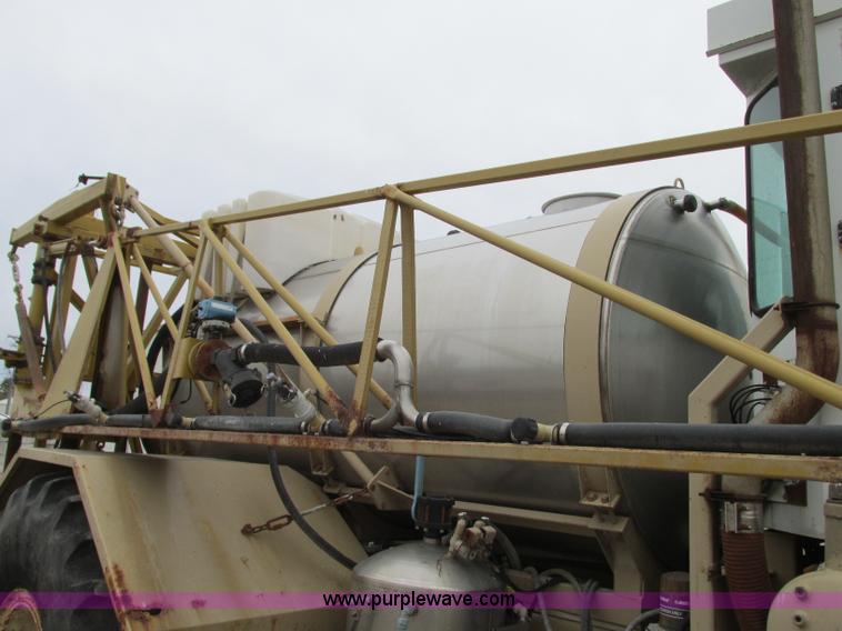 image for item R9459 1995 Tyler 3275 self-propelled sprayer