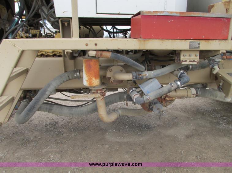 image for item R9459 1995 Tyler 3275 self-propelled sprayer