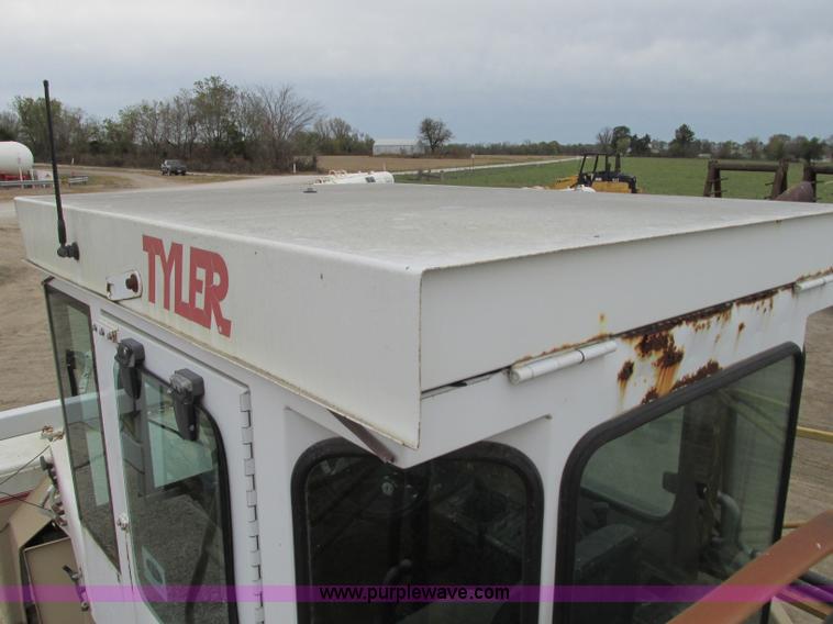 image for item R9459 1995 Tyler 3275 self-propelled sprayer