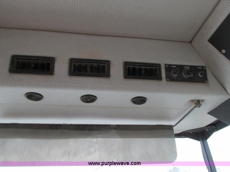 image for item R9459 1995 Tyler 3275 self-propelled sprayer