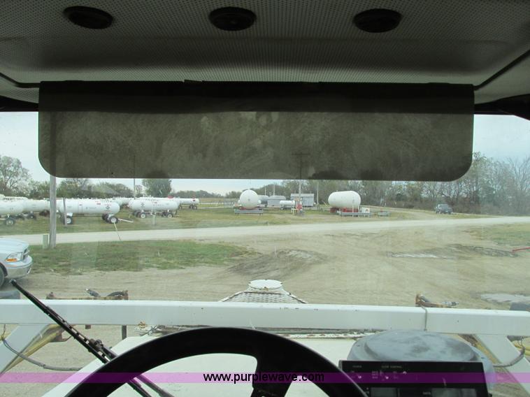 image for item R9459 1995 Tyler 3275 self-propelled sprayer