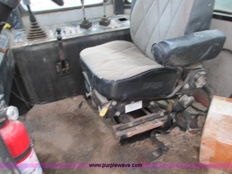 image for item R9459 1995 Tyler 3275 self-propelled sprayer