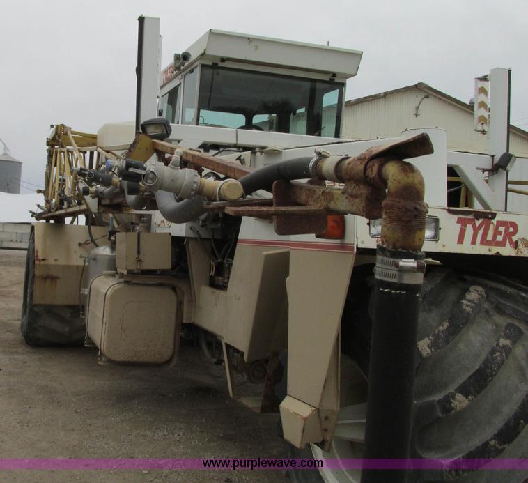 image for item R9459 1995 Tyler 3275 self-propelled sprayer