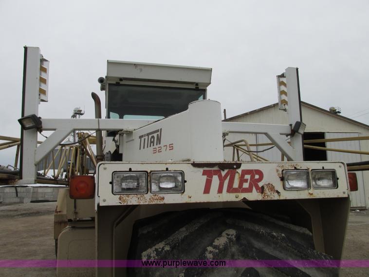 image for item R9459 1995 Tyler 3275 self-propelled sprayer