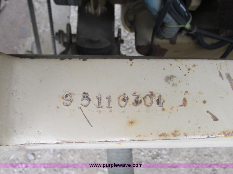 image for item R9459 1995 Tyler 3275 self-propelled sprayer