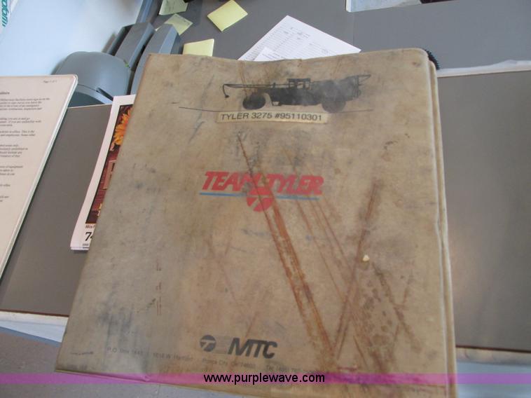 image for item R9459 1995 Tyler 3275 self-propelled sprayer