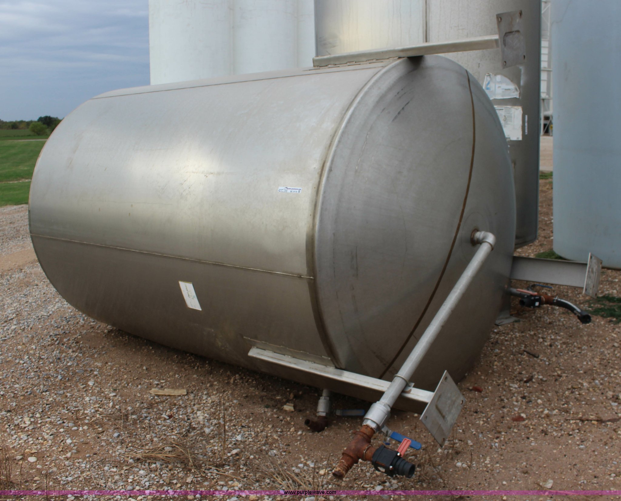 1,200 gallon stainless steel tank in Conway Springs, KS Item BC9170