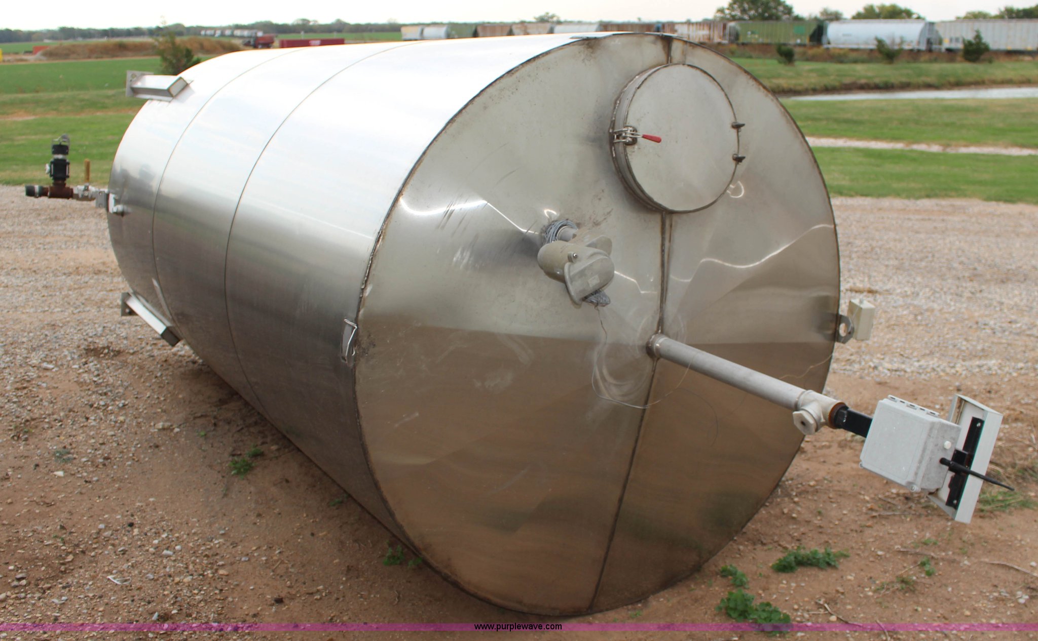 1,200 gallon stainless steel tank in Conway Springs, KS Item BC9172