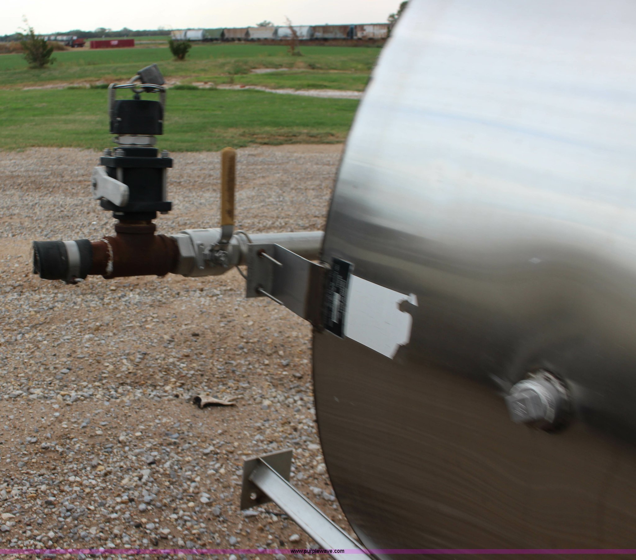 1,200 gallon stainless steel tank in Conway Springs, KS Item BC9172