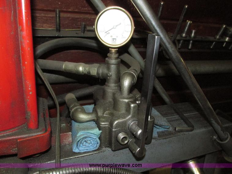 image for item AV9062 Hydraulic press