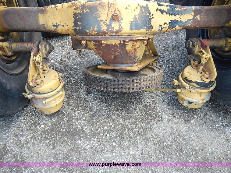 image for item AZ9928 Assorted rear end heavy truck axles