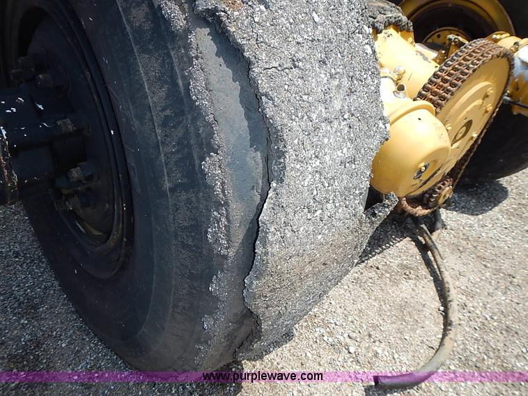 image for item AZ9928 Assorted rear end heavy truck axles