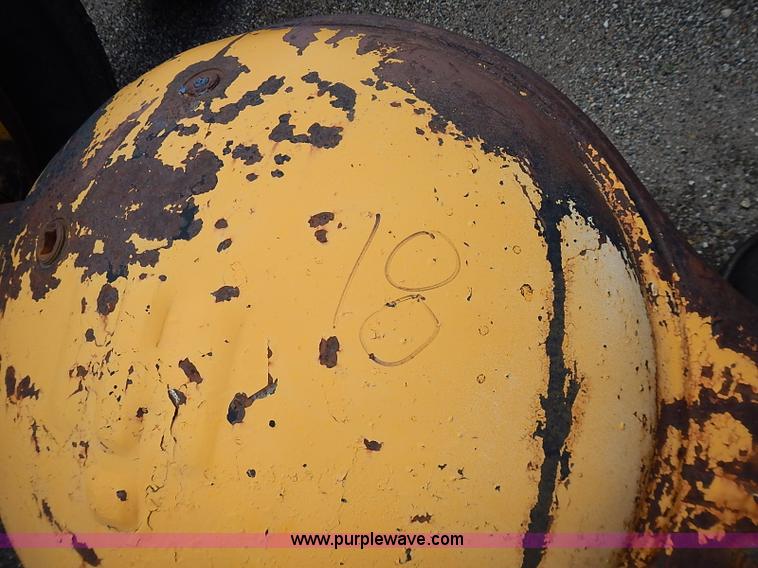 image for item AZ9928 Assorted rear end heavy truck axles