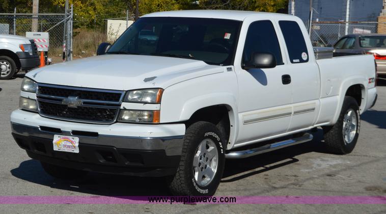 image for item BR9840 2006 Chevrolet Silverado 1500 pickup truck
