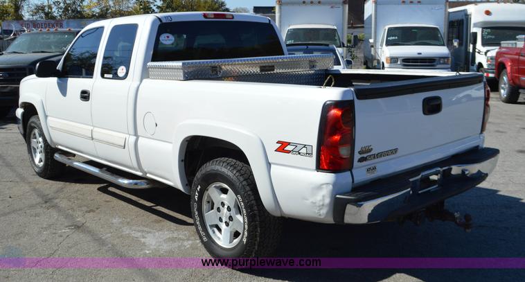 image for item BR9840 2006 Chevrolet Silverado 1500 pickup truck