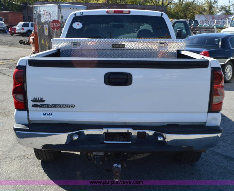 image for item BR9840 2006 Chevrolet Silverado 1500 pickup truck