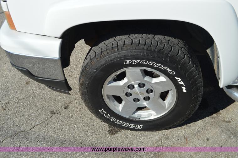 image for item BR9840 2006 Chevrolet Silverado 1500 pickup truck