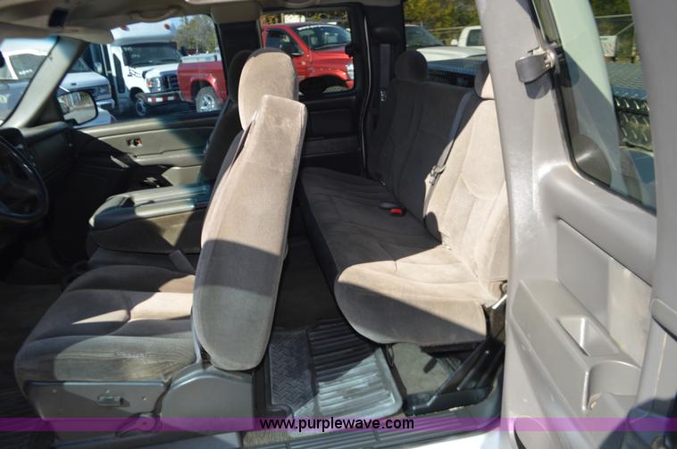 image for item BR9840 2006 Chevrolet Silverado 1500 pickup truck