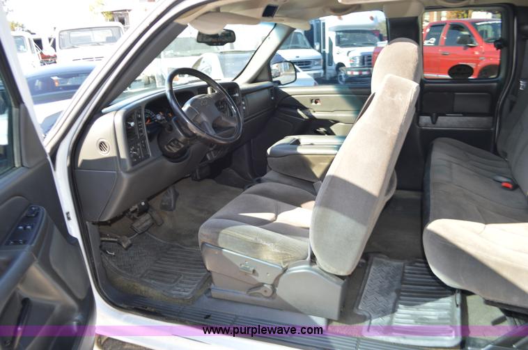 image for item BR9840 2006 Chevrolet Silverado 1500 pickup truck