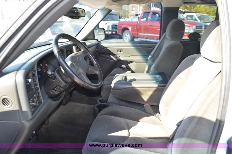 image for item BR9840 2006 Chevrolet Silverado 1500 pickup truck