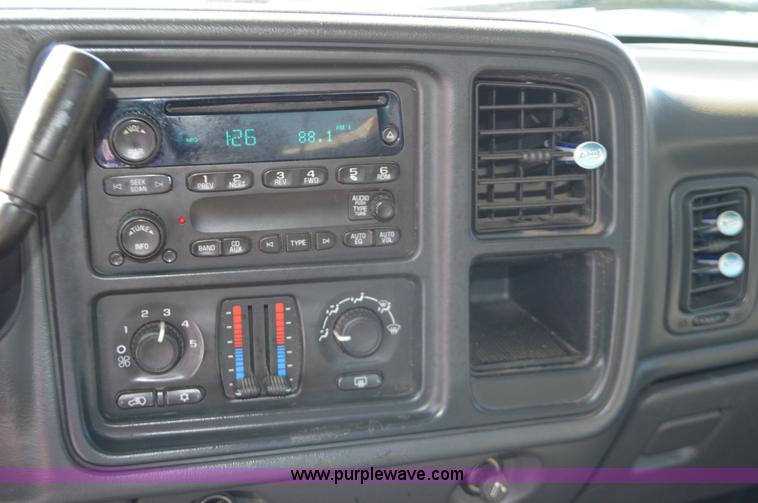 image for item BR9840 2006 Chevrolet Silverado 1500 pickup truck