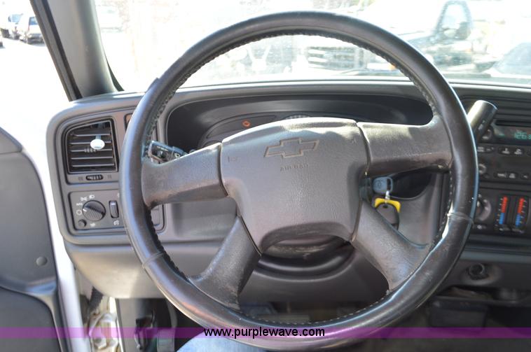 image for item BR9840 2006 Chevrolet Silverado 1500 pickup truck