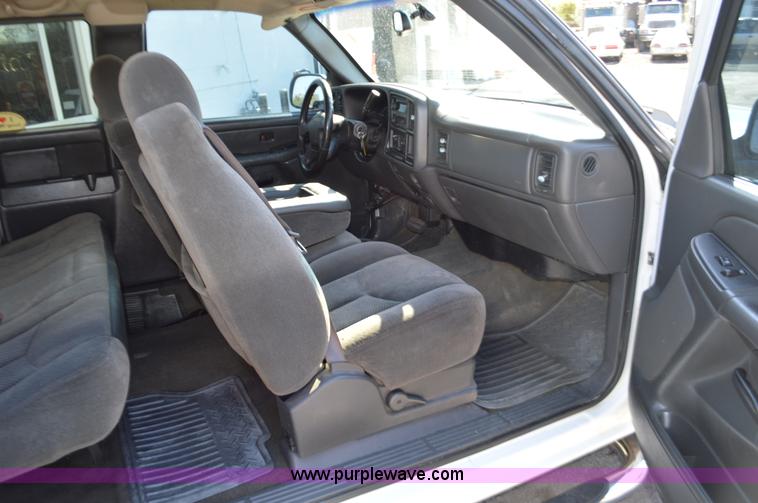 image for item BR9840 2006 Chevrolet Silverado 1500 pickup truck