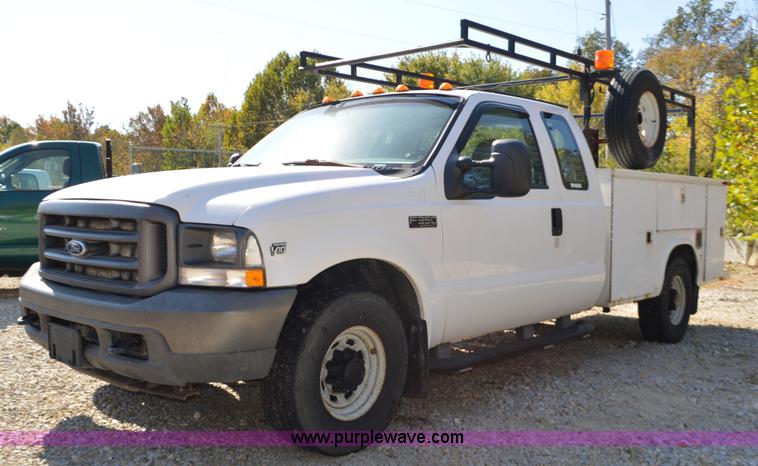 image for item BR9842 2004 Ford F350 Super Duty SuperCab utility truck