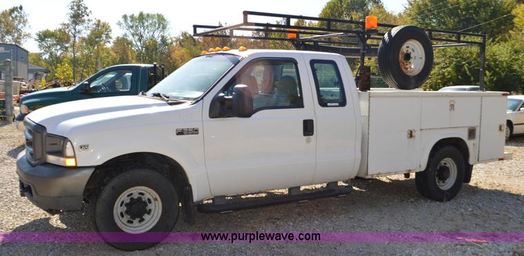 image for item BR9842 2004 Ford F350 Super Duty SuperCab utility truck