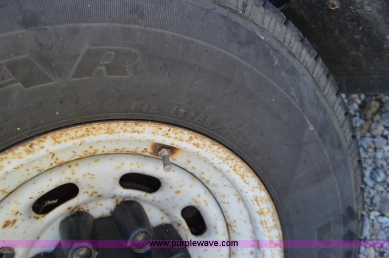 image for item BR9842 2004 Ford F350 Super Duty SuperCab utility truck