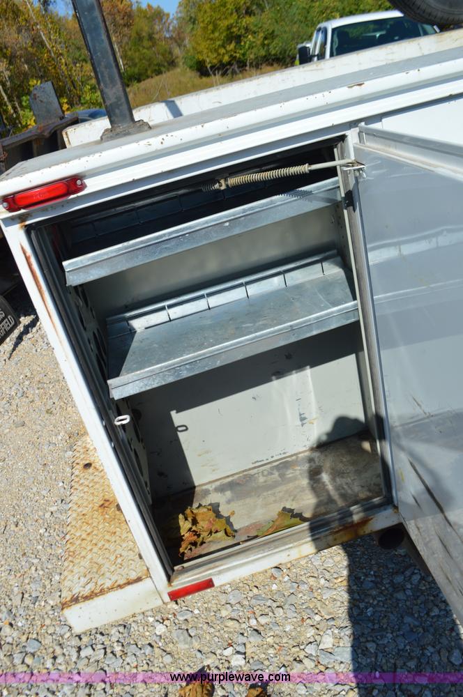 image for item BR9842 2004 Ford F350 Super Duty SuperCab utility truck