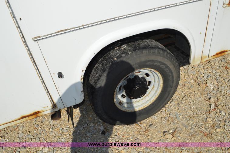 image for item BR9842 2004 Ford F350 Super Duty SuperCab utility truck