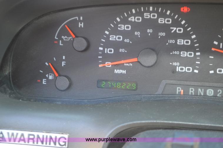 image for item BR9842 2004 Ford F350 Super Duty SuperCab utility truck