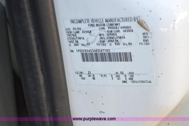 image for item BR9842 2004 Ford F350 Super Duty SuperCab utility truck