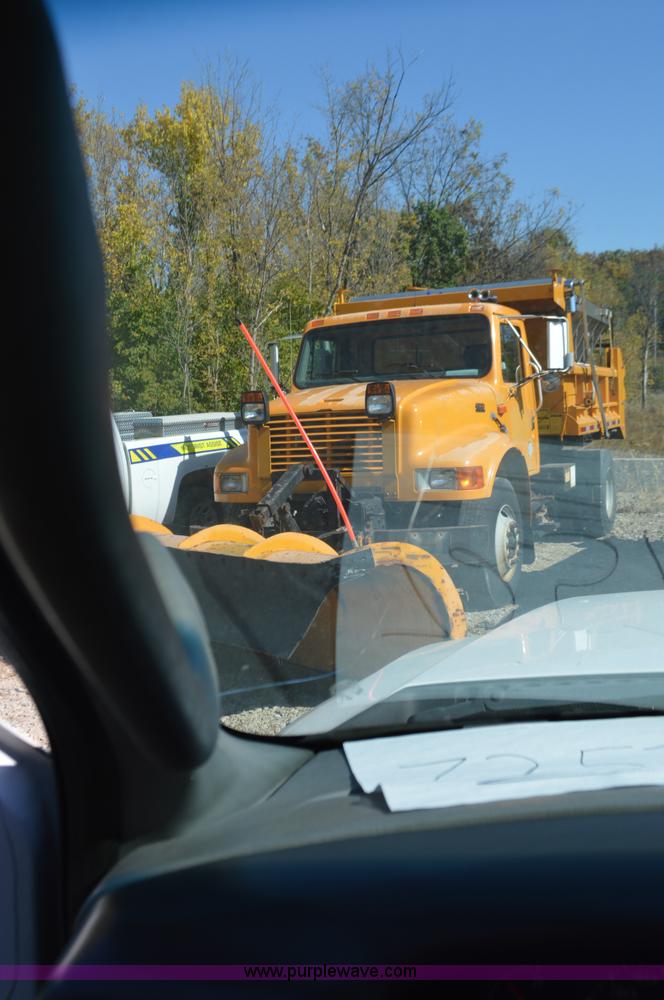 image for item BR9842 2004 Ford F350 Super Duty SuperCab utility truck