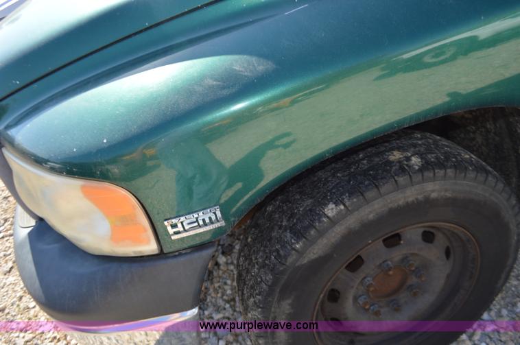 image for item BR9843 2003 Dodge Ram 2500 pickup truck