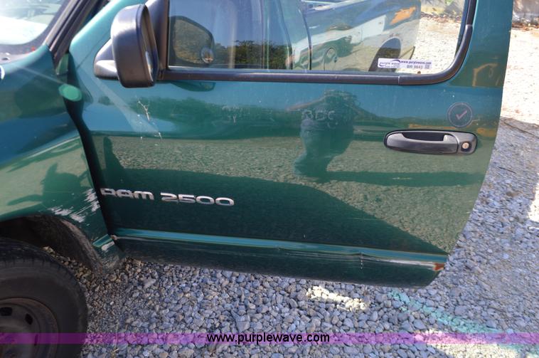 image for item BR9843 2003 Dodge Ram 2500 pickup truck