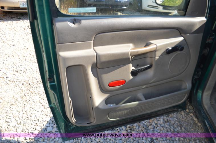 image for item BR9843 2003 Dodge Ram 2500 pickup truck