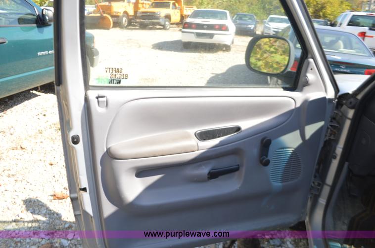 image for item BR9845 1999 Dodge Ram 1500 pickup truck