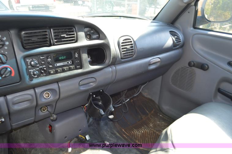 image for item BR9845 1999 Dodge Ram 1500 pickup truck